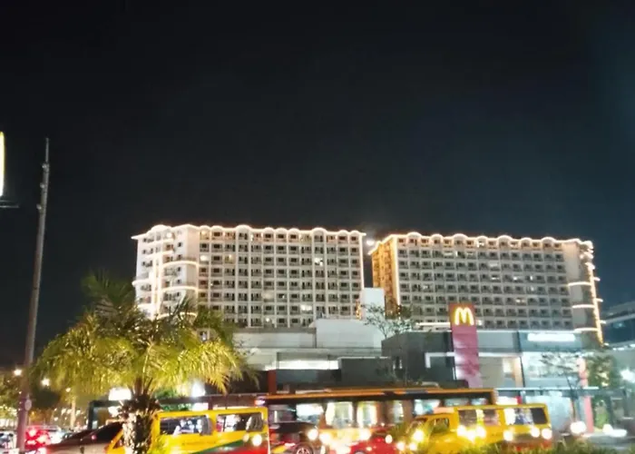 Apartment Staycation Infront Of Dfa, Parqual , Ayala Mall, Moa, Of Dreams, Conrad, Solaire, Okada , & Naia *